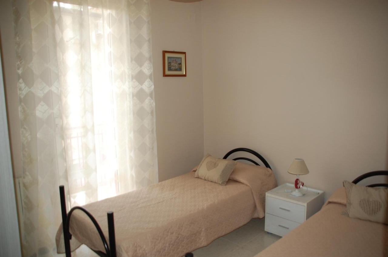 Appartamento "Rina Centro Sicilia" Pietraperzia Extérieur photo