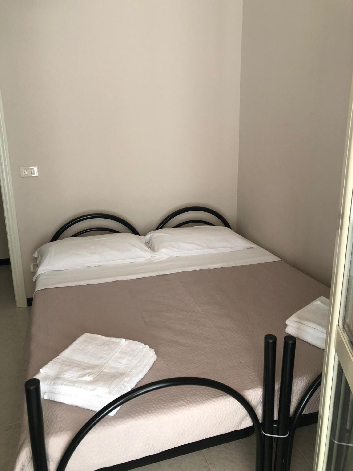 Appartamento "Rina Centro Sicilia" Pietraperzia Extérieur photo